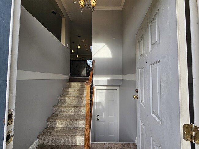 Building Photo - 32985 Malahat Pl