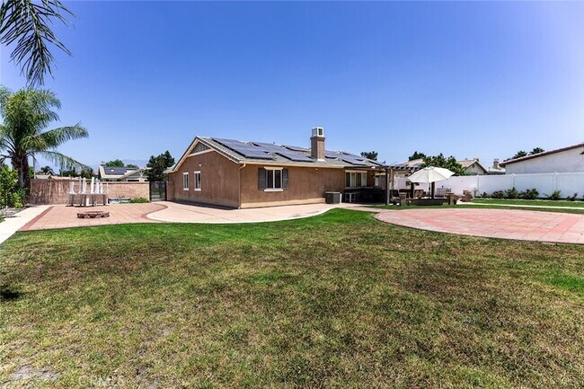 Foto del edificio - 14325 Coyote Valley St