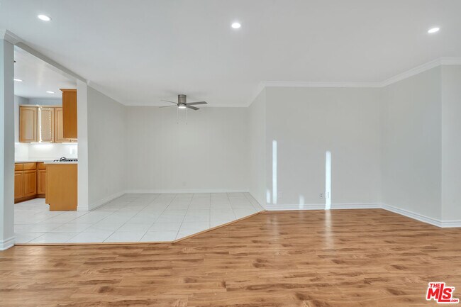 Foto del edificio - 432 N Palm Dr