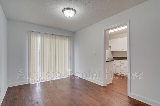 Foto del edificio - 2905 Arrowhead Dr