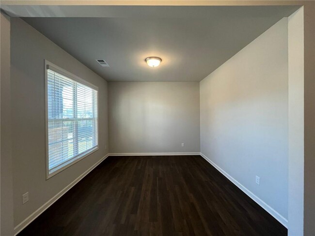 Foto del edificio - 4420 Bramblett Grove Pl