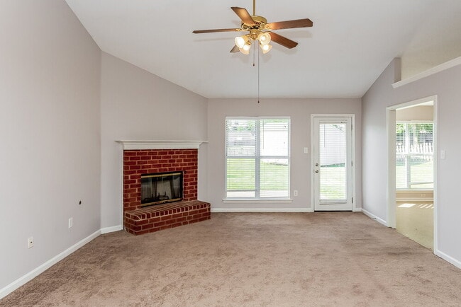 Foto del edificio - 10894 Carter Ln Cove
