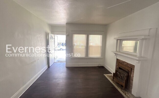 Foto del edificio - 3353 E 132nd St