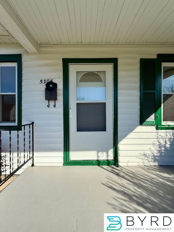 Building Photo - 5305 Lochaven Ave