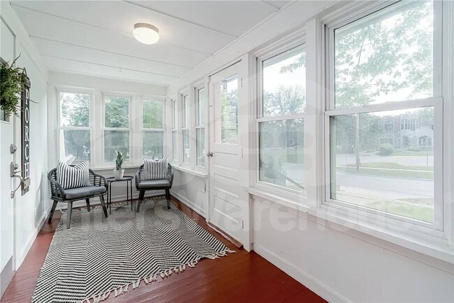 Building Photo - 737 28th St
