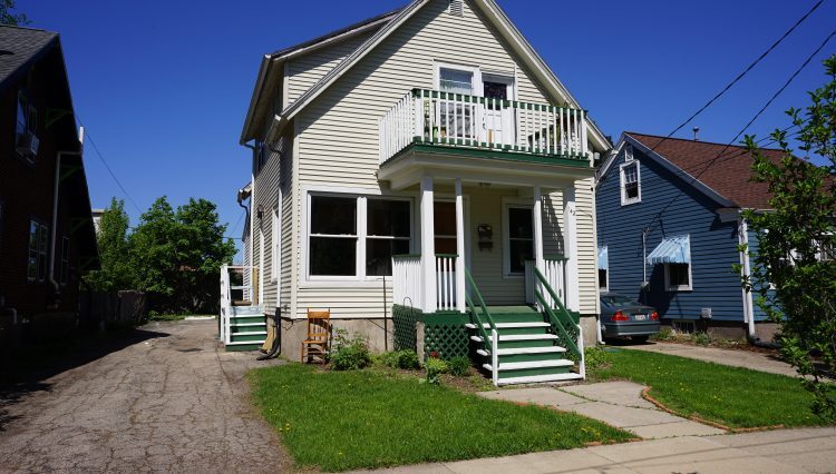 Primary Photo - 142 S Marquette St