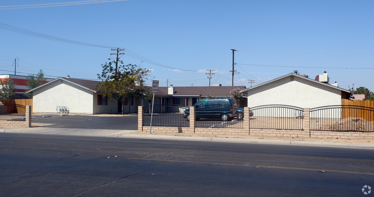 Foto principal - 12150 Kiowa Rd