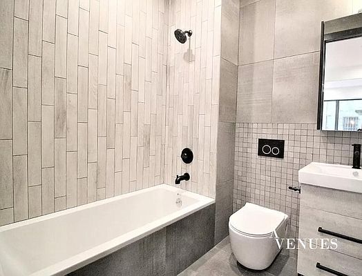 Building Photo - 561 4th Ave