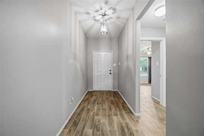 Foto del edificio - 2734 Trinity Glen Ln