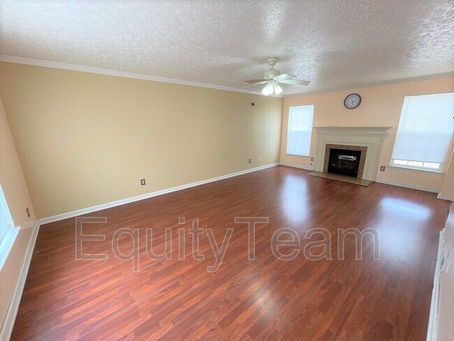 Foto del edificio - 432 Indian Lake Dr