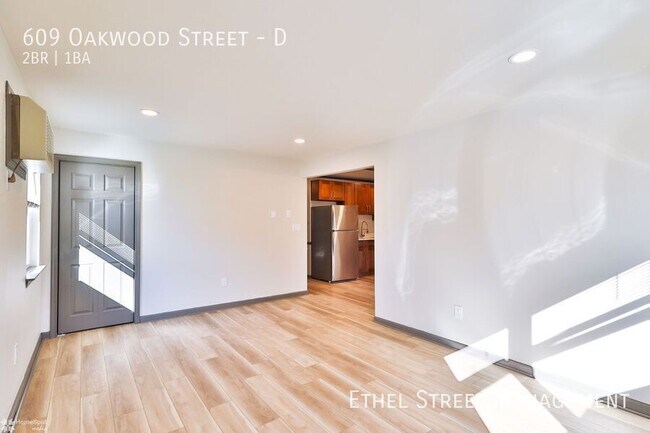 Foto del edificio - 609 Oakwood St