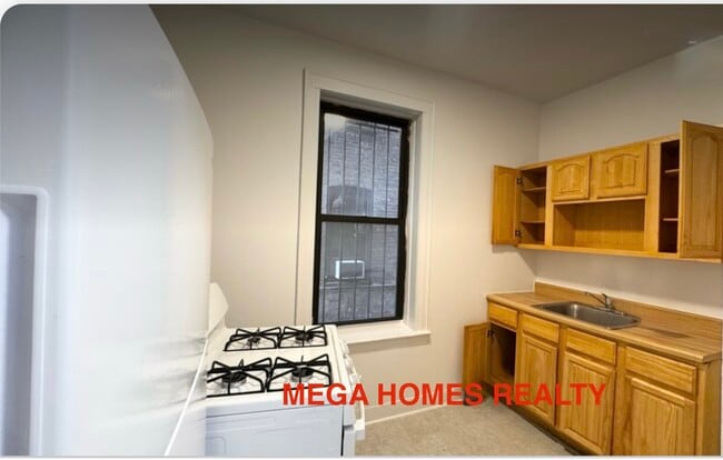 Foto del edificio - 6102 43rd Ave