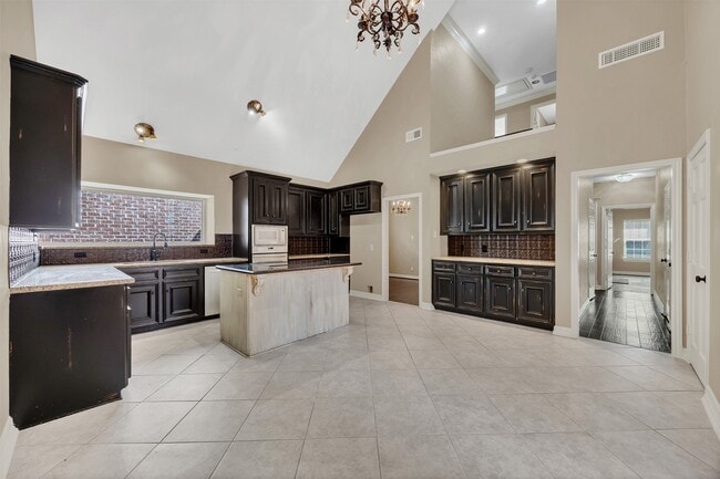 Building Photo - 7659 Ameswood Rd