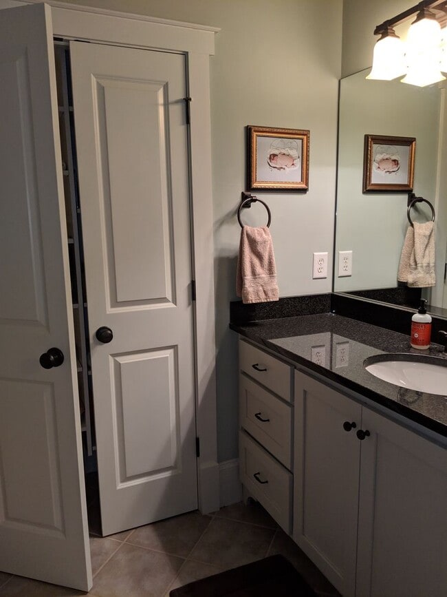 Foto del edificio - Gorgeous Home in the Beautiful Oak Grove Neighborhood!