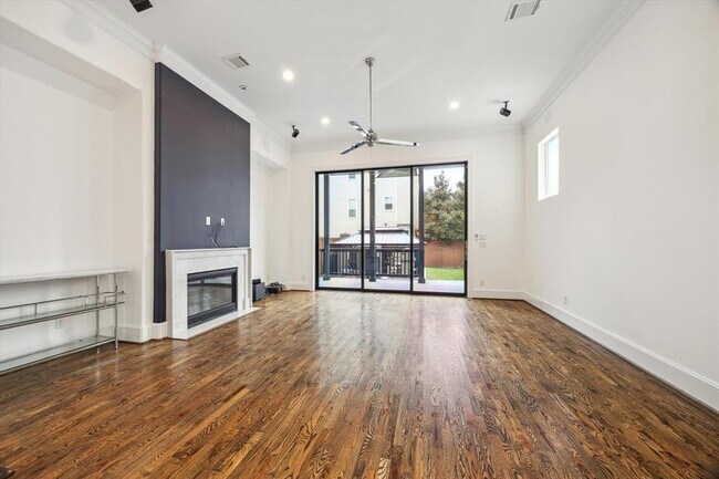 Foto del edificio - 1214 W 16th St