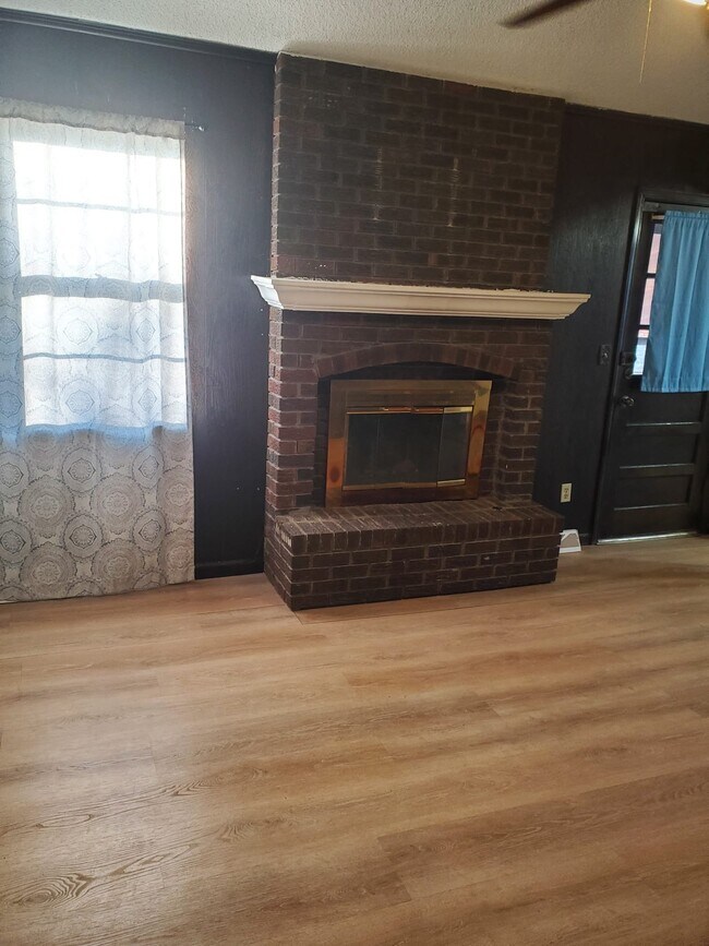 Foto del edificio - 4820 England St