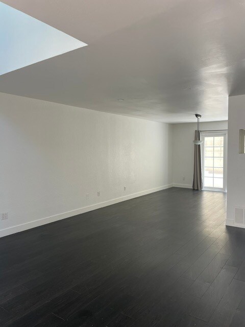 Foto del edificio - 7585 Eads Ave