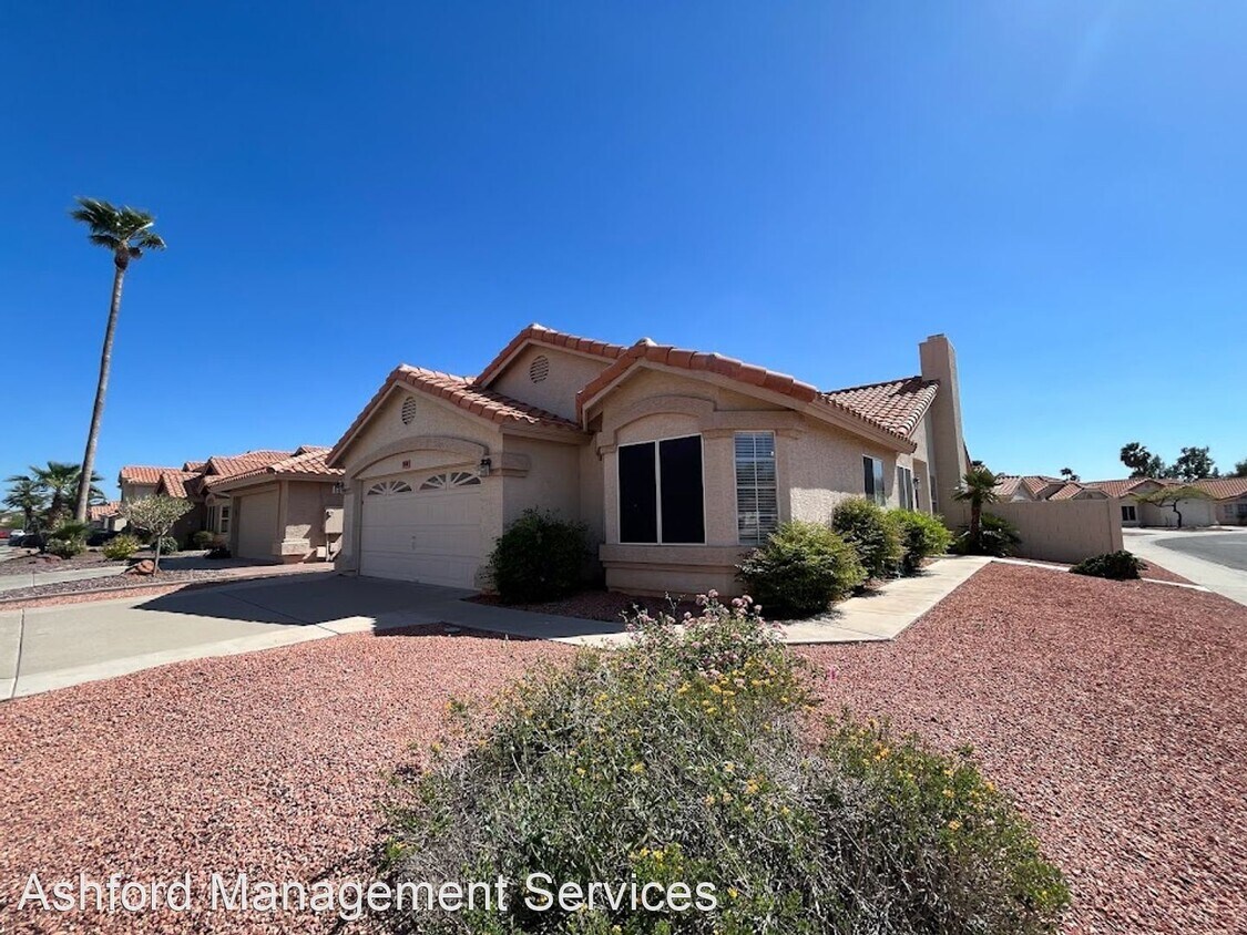 3 br, 2 bath House 7631 W Tonto Dr House Rental in Glendale, AZ