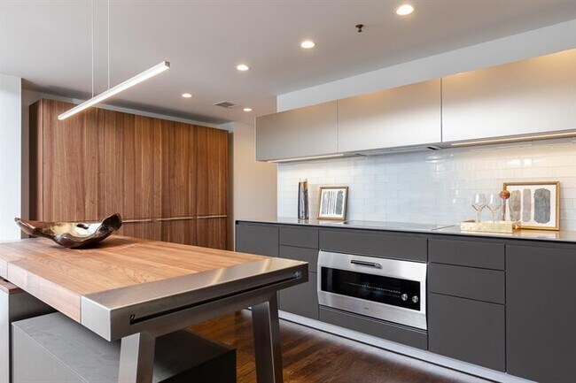 Building Photo - 75 14th St NE