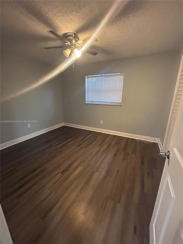 Foto del edificio - 2137 Hayes St