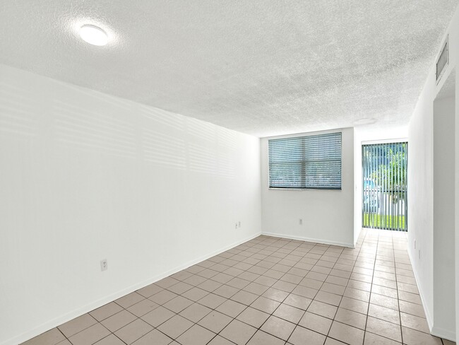 Foto del edificio - 9401 SW 4th St