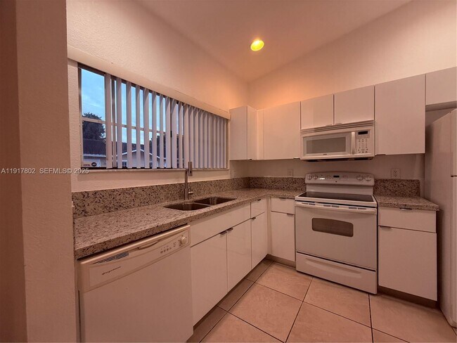Foto del edificio - 3820 SW 48th Ave