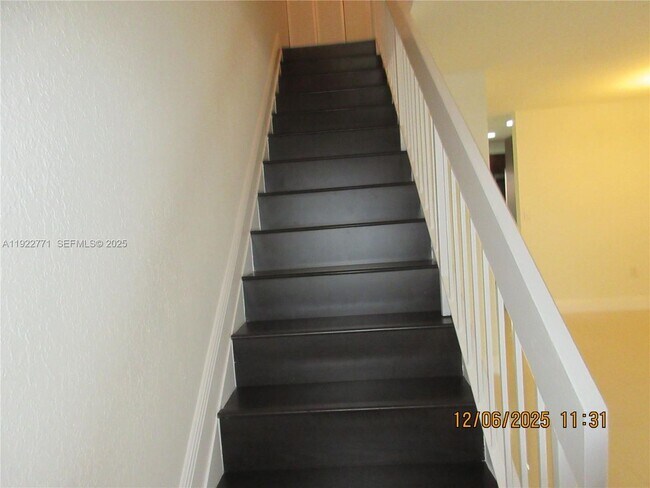 Foto del edificio - 550 SW 115th Ave