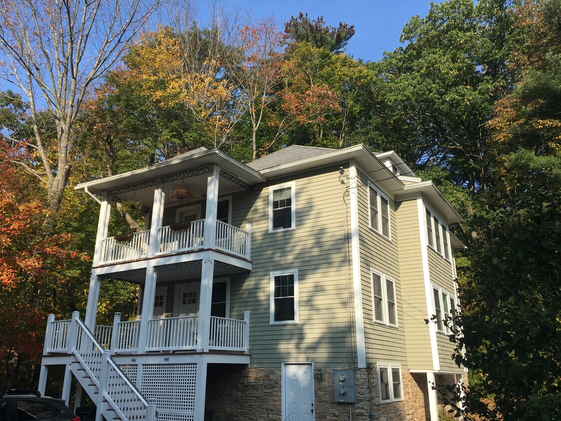 66 Benson St, Portsmouth, NH 03801 Townhome Rentals in Portsmouth NH