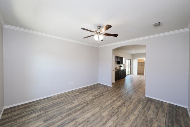Building Photo - 5811 Moses Lp