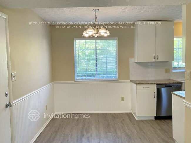 Building Photo - 2647 Morgan Lake Dr NE