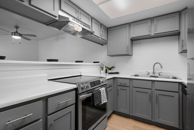 Cocina renovada - Sunset Springs Apartments