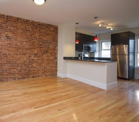 Building Photo - 14 Parker Hill Ave