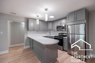 Building Photo - 1220 N La Salle Dr