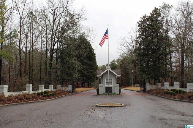 Foto del edificio - 6515 Mill Creek Cir