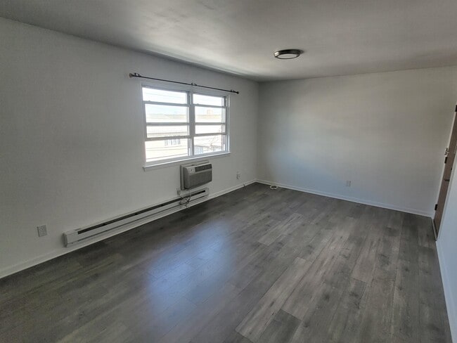 Building Photo - 7020 Polk St