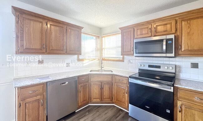 Foto del edificio - 1403 Rolling Dr