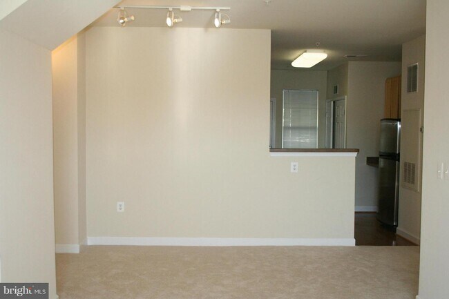 Building Photo - 42381 Goldenseal Square