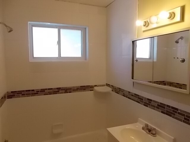 Foto del edificio - 7444 Oliver Ave S