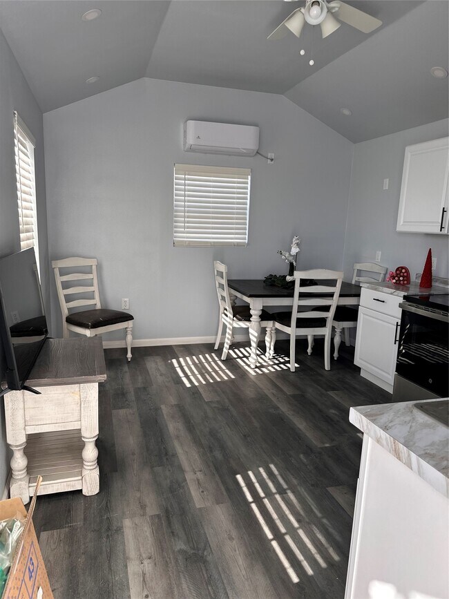 Foto del edificio - 3306 E County Rd 172