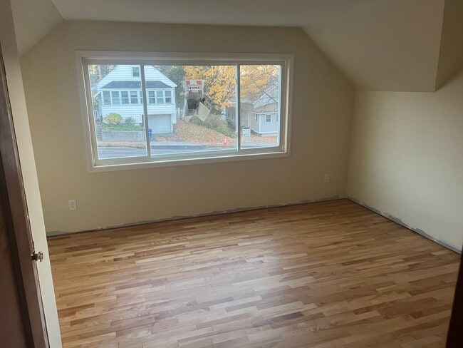 Foto del edificio - 389 E Allen St