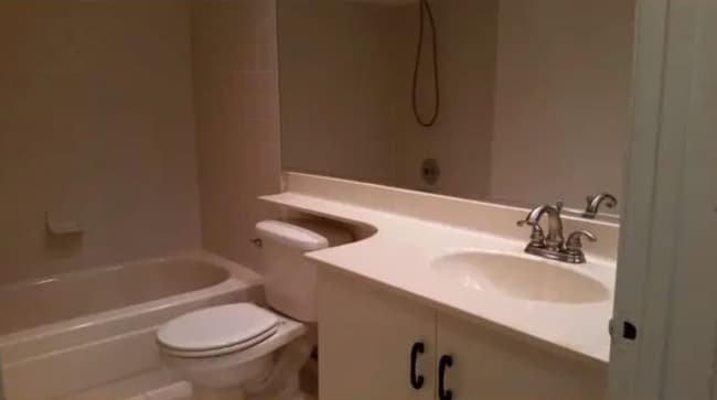 Building Photo - 3103 Commons At Kingswood Dr