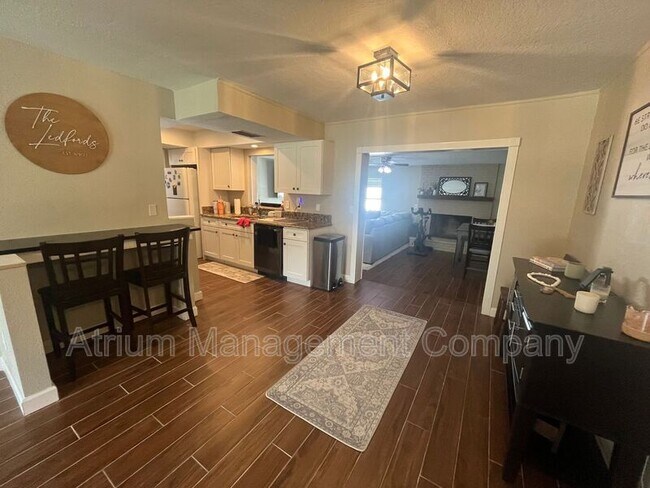 Foto del edificio - 5119 Ferncrest Dr