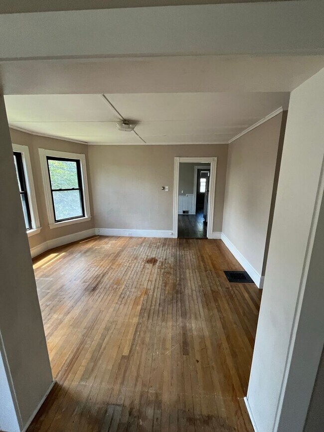 Building Photo - 14 west street Waterville ME