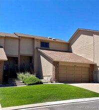 Building Photo - 1425 Vondelpark Dr