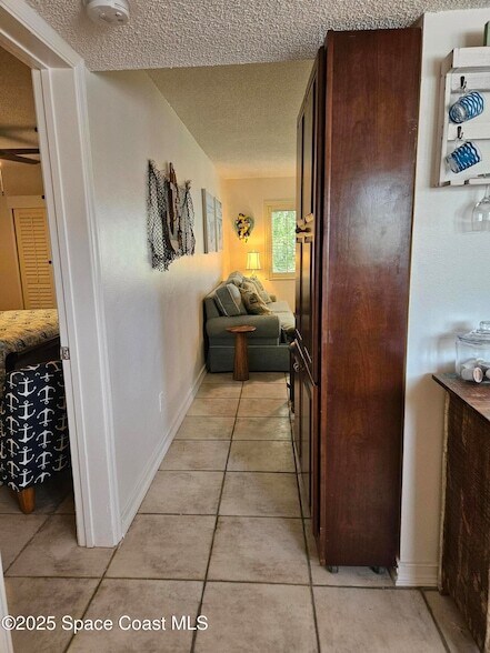 Foto del edificio - 136 Beach Park Ln