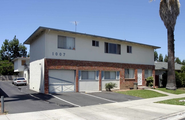 Building Photo - 1007 Leigh Ave