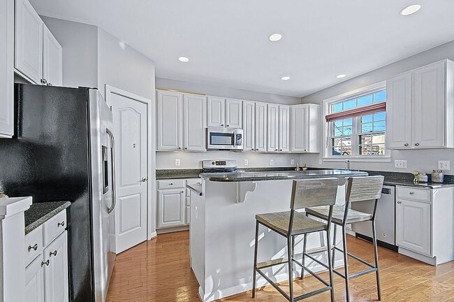 Building Photo - 2016 Fleet St