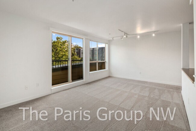 Photo - Perfect Bright 1BR 733sf CapHill Condo!! 9...