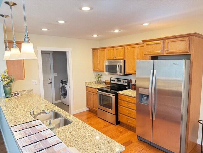 Foto del edificio - Immaculate Arden Three Bedroom Ranch With Two Car Garage