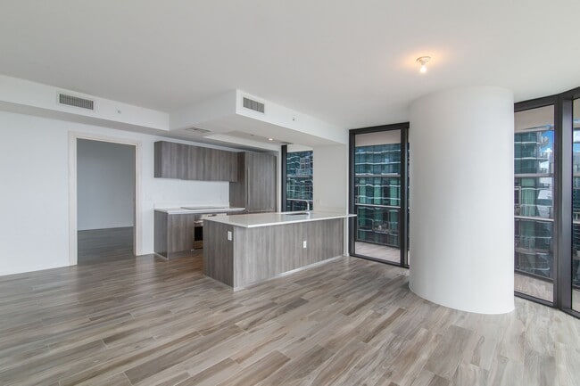 Building Photo - 801 S Miami Ave